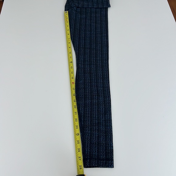 Lululemon ZigZag Blue, Gray and Black Full Length Leggings - Picture 9 of 9